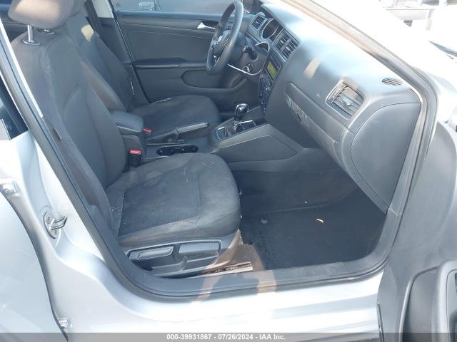 3VW2K7AJ7FM212285 Volkswagen Jetta 2.0l S
