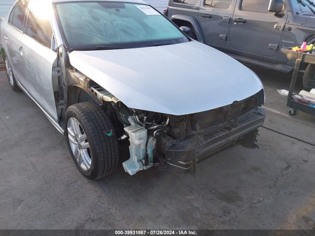 3VW2K7AJ7FM212285 Volkswagen Jetta 2.0l S