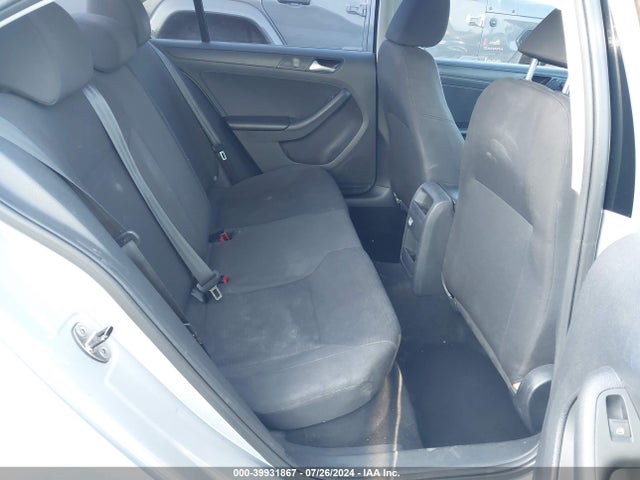 3VW2K7AJ7FM212285 Volkswagen Jetta 2.0l S