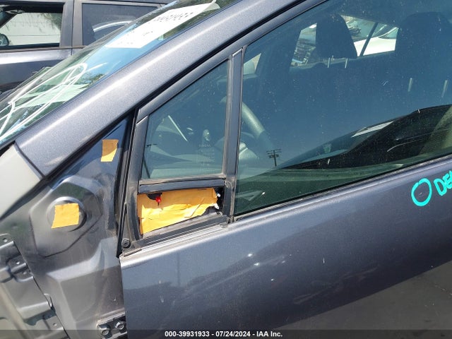 Toyota Prius Two Eco 2017 JTDKARFU3H3536164 Image 18
