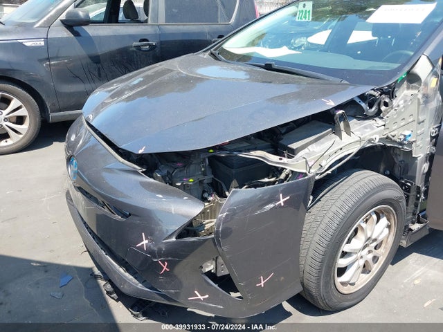 Toyota Prius Two Eco 2017 JTDKARFU3H3536164 Image 6