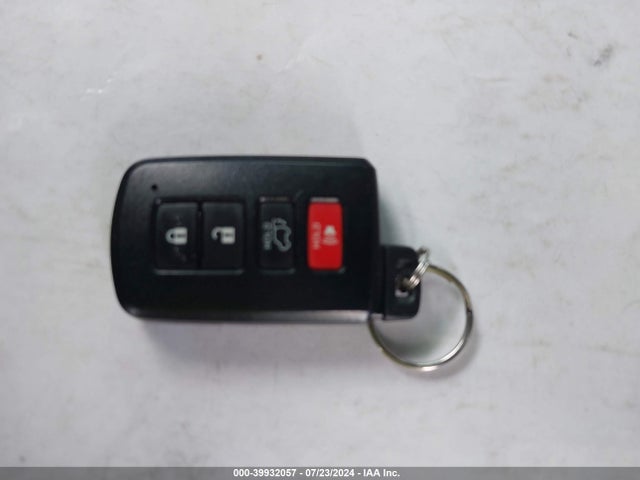 2T3YFREV3HW390660 Toyota Rav4 Platinum