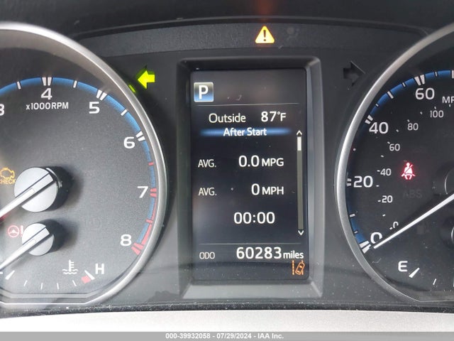 Toyota RAV4 LE 2018 JTMBFREV7JJ228251 Image 16