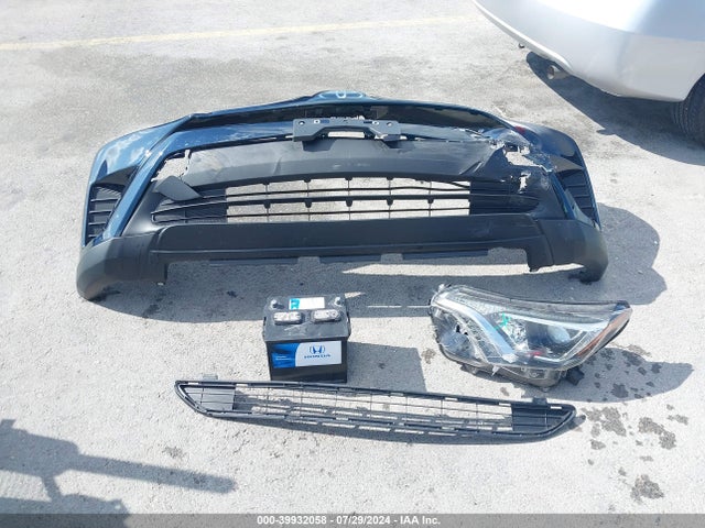 Toyota RAV4 LE 2018 JTMBFREV7JJ228251 Image 12