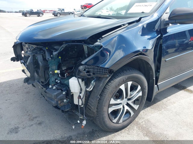 Toyota RAV4 LE 2018 JTMBFREV7JJ228251 Image 18