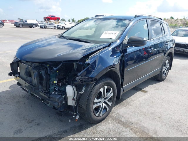 Toyota RAV4 LE 2018 JTMBFREV7JJ228251 Image 2