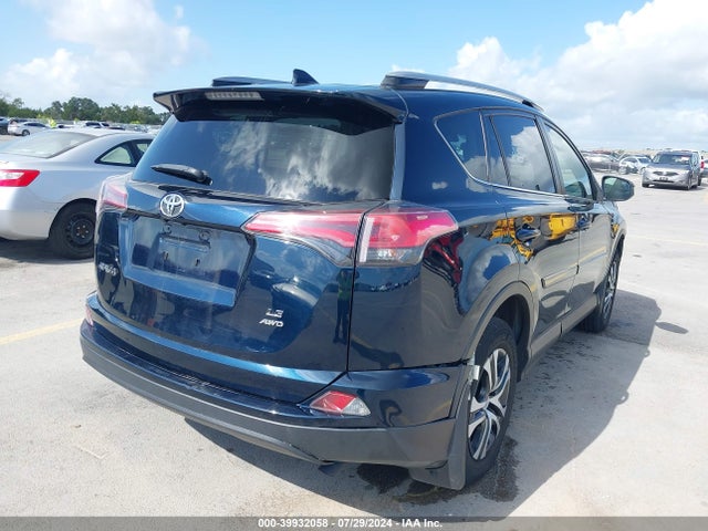 Toyota RAV4 LE 2018 JTMBFREV7JJ228251 Image 4