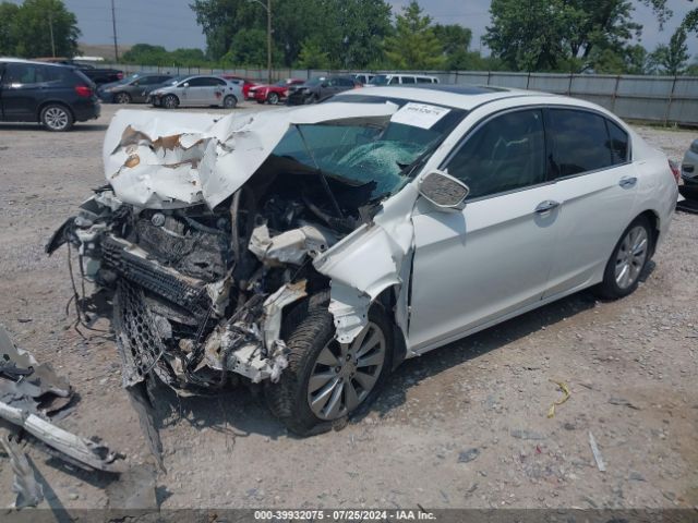 1HGCR3F98FA026005 Honda Accord Touring
