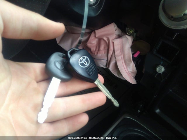 Toyota 4RUNNER SR5 2019 JTEBU5JRXK5628835 Image 11