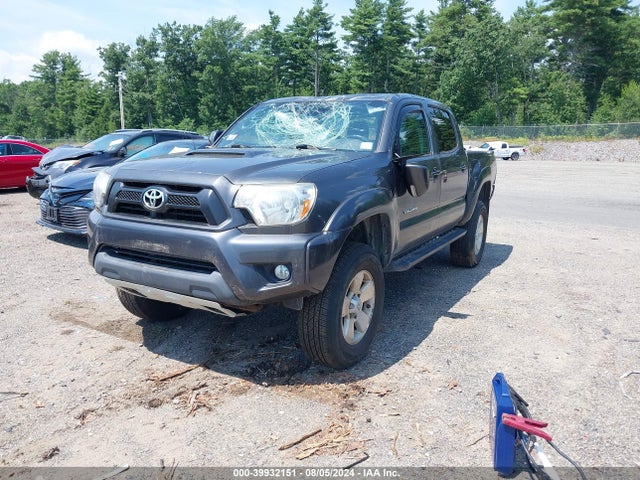 Toyota Tacoma Base V6 2015 3TMLU4EN5FM193149 Image 2