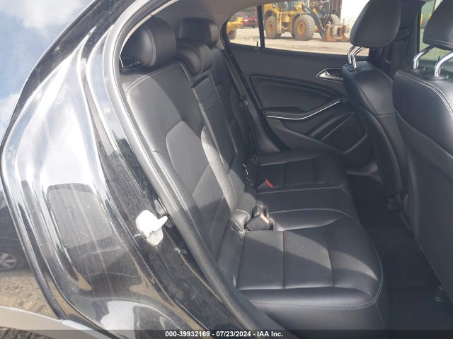 WDCTG4GB8FJ101906 Mercedes-Benz Gla 250 4matic