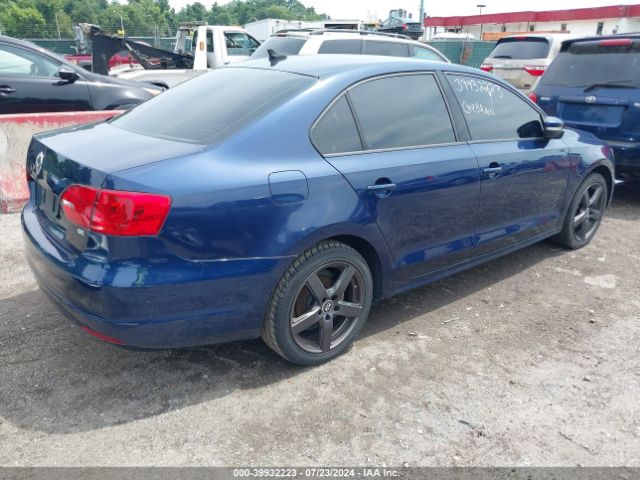 3VWD17AJ2EM416308 Volkswagen Jetta 1.8t Se