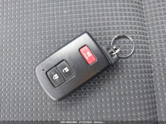 2T3RFREV7JW792899 Toyota Rav4 Xle
