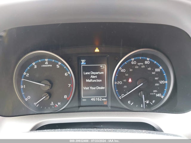 Toyota RAV4 LE 2018 JTMZFREV0JJ185693 Image 7