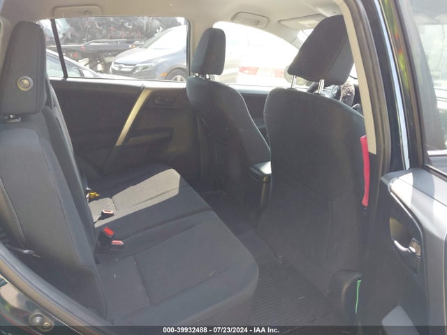 Toyota RAV4 LE 2018 JTMZFREV0JJ185693 Image 8