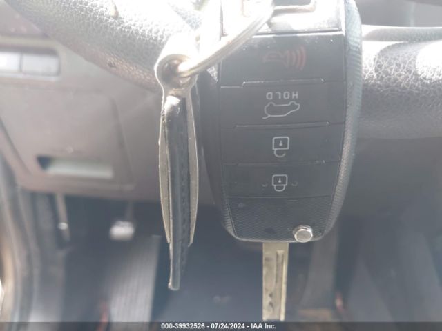 5XYPG4A51KG532382 KIA Sorento 3.3l Lx