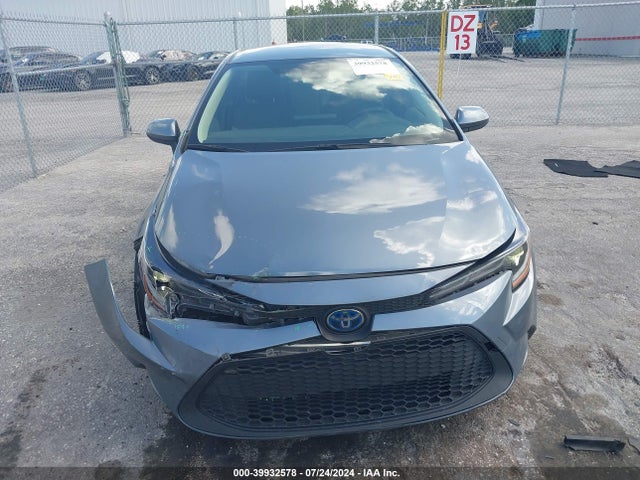 Toyota Corolla Hybrid Le 2022 JTDEAMDE4N3000461 Image 12