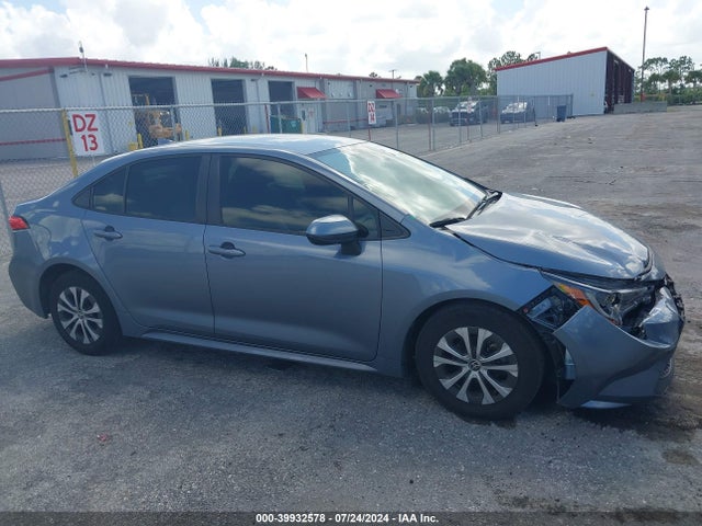 Toyota Corolla Hybrid Le 2022 JTDEAMDE4N3000461 Image 13