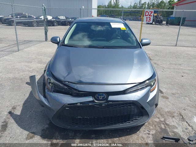Toyota Corolla Hybrid Le 2022 JTDEAMDE4N3000461 Image 6