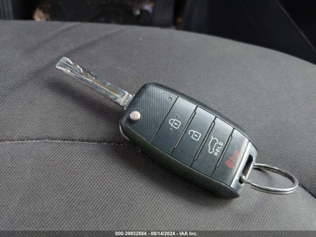 KNDJN2A2XG7827670 KIA Soul