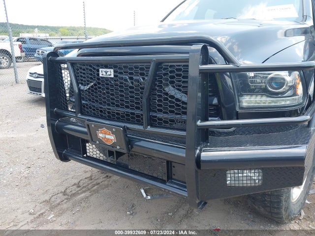 3C6UR5NL1JG142613 RAM 2500 Laramie Mega Cab 4x4 6'4 Box