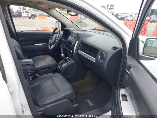 1C4NJCEA2HD125804 Jeep Compass High Altitude Fwd