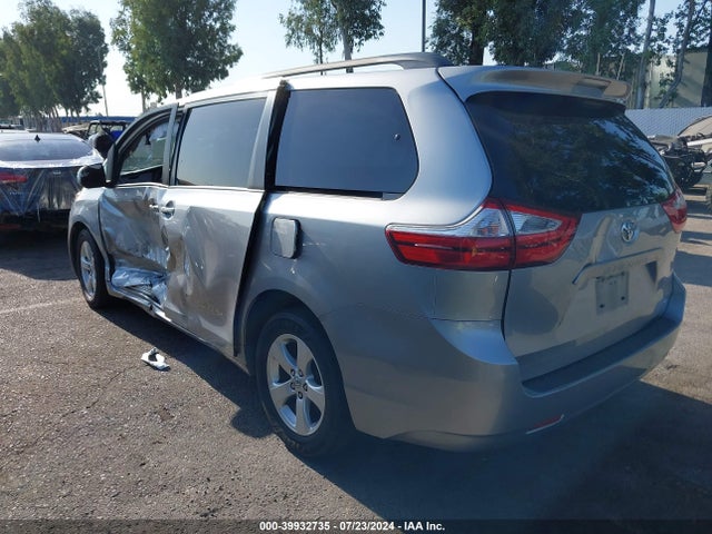 Toyota Sienna Le 8 Passenger 2017 5TDKZ3DC7HS884841 Image 3