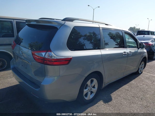 Toyota Sienna Le 8 Passenger 2017 5TDKZ3DC7HS884841 Image 4