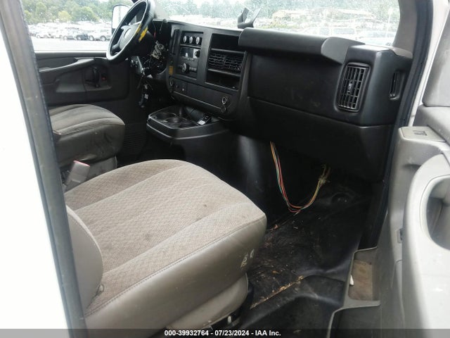 Chevrolet Express 2500 Work Van 2014 1GCWGFCA1E1206751 Image 5