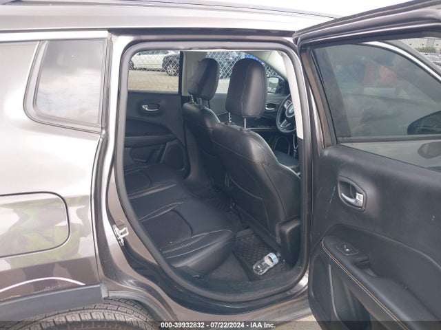 3C4NJCBB3JT193879 Jeep Compass Latitude Fwd