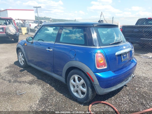 2007 MINI COOPER WMWMF33547TL68356 Photo 2