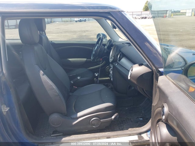 2007 MINI COOPER WMWMF33547TL68356 Photo 4