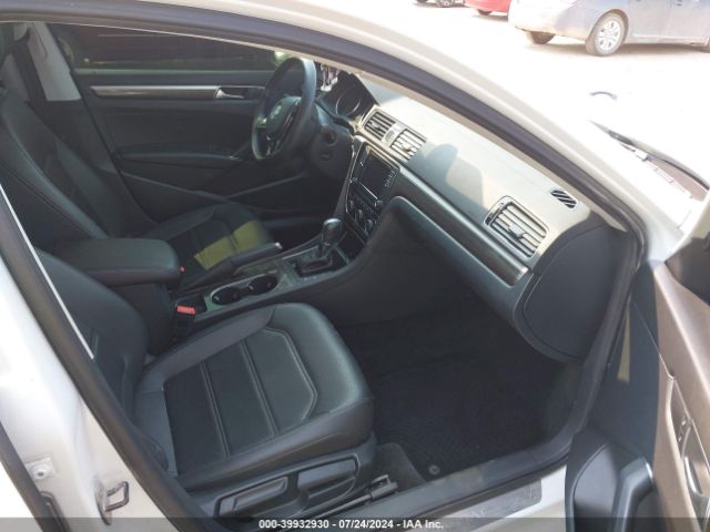 1VWBT7A39GC068059 Volkswagen Passat 1.8t Se