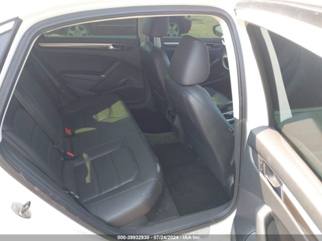1VWBT7A39GC068059 Volkswagen Passat 1.8t Se