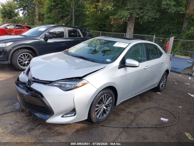 Toyota COROLLA LE 2018 2T1BURHE0JC034190 Image 2