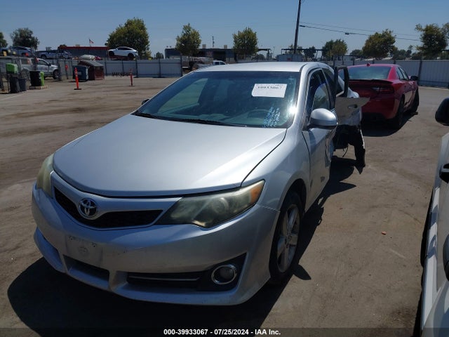 Toyota CAMRY SE 2014 4T1BF1FK3EU815049 Image 2