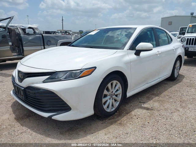 Toyota CAMRY LE 2019 4T1B11HK8KU849057 Image 2