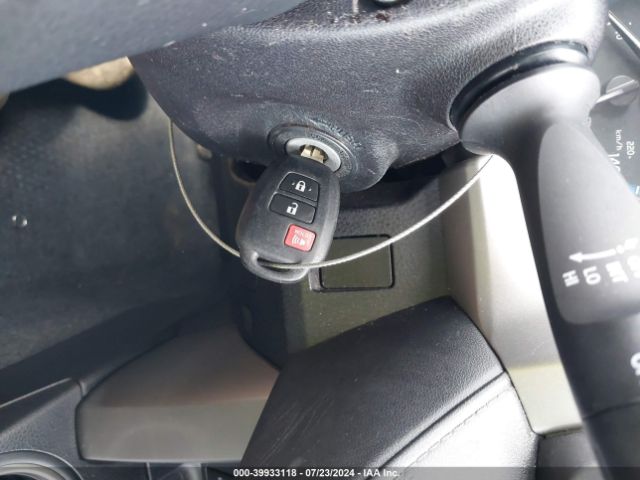 2T3BFREV7HW598319 Toyota RAV4 LE