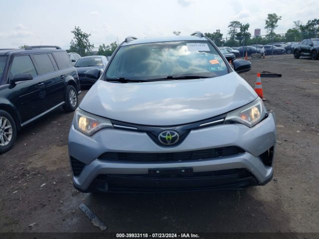 2T3BFREV7HW598319 Toyota RAV4 LE