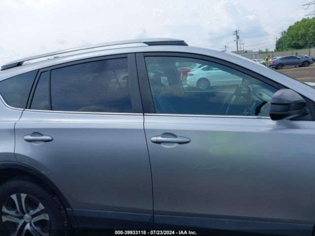 2T3BFREV7HW598319 Toyota RAV4 LE