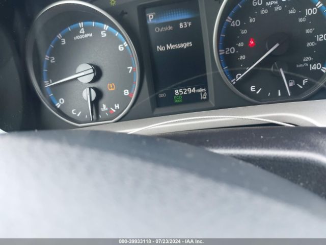 2T3BFREV7HW598319 Toyota RAV4 LE