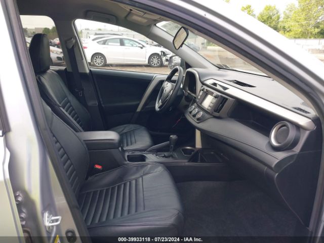 2T3BFREV7HW598319 Toyota RAV4 LE