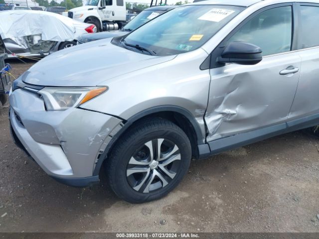2T3BFREV7HW598319 Toyota RAV4 LE