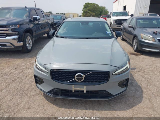 7JRL12FL6RG296140 Volvo S60 B5 Plus Dark Theme