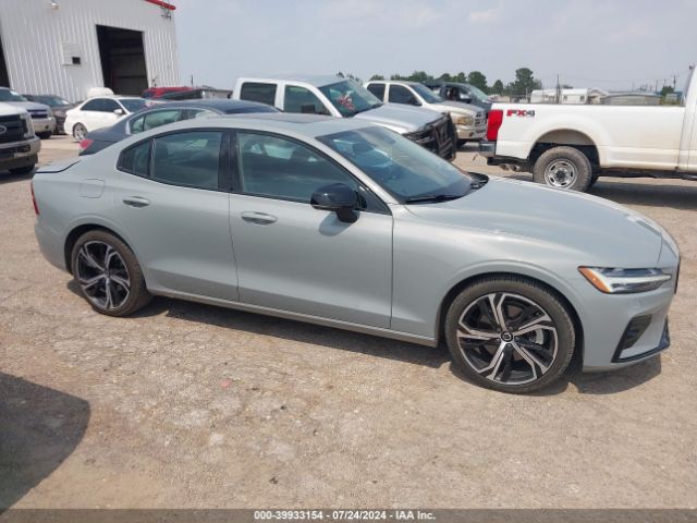 7JRL12FL6RG296140 Volvo S60 B5 Plus Dark Theme