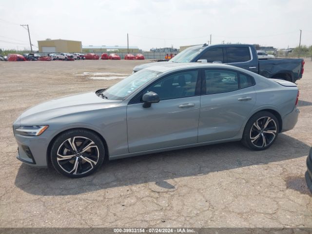 7JRL12FL6RG296140 Volvo S60 B5 Plus Dark Theme