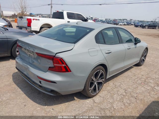 7JRL12FL6RG296140 Volvo S60 B5 Plus Dark Theme
