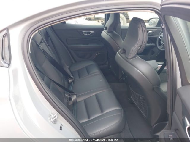 7JRL12FL6RG296140 Volvo S60 B5 Plus Dark Theme