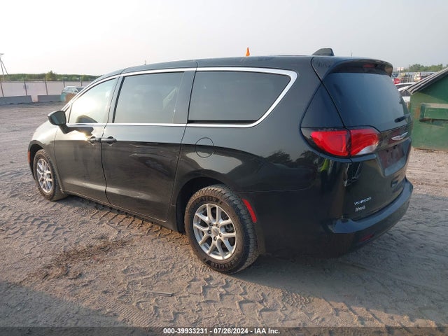2C4RC1CG8NR102804 Chrysler Voyager Lx