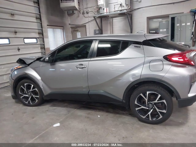 Toyota C-HR XLE 2018 NMTKHMBX1JR010178 Image 14